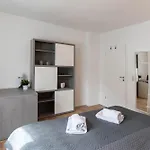 - Modern - Familienfreundlich - Kueche